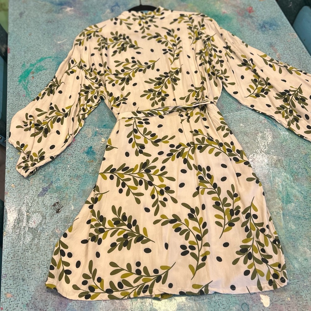 Olive 🫒 Tree Robe - Picture 8 of 12